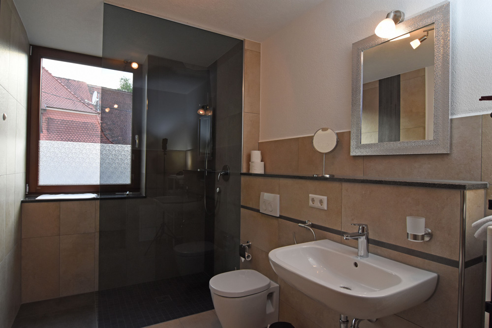 Ferienwohnungen Hof Geiger, Ferienwohnung Sonnenhut, Dusche und WC